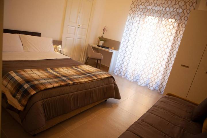 Chambre d’hôte pour 3 personnes, avec Balcon et Vue à Acireale