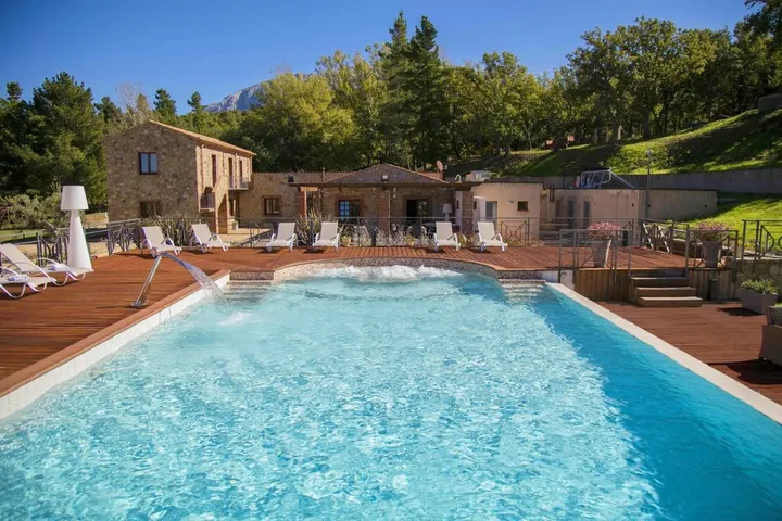 Alloggio in famiglia per 2 persone, con piscina e terrazza nonché giardino, con animali domestici - 1