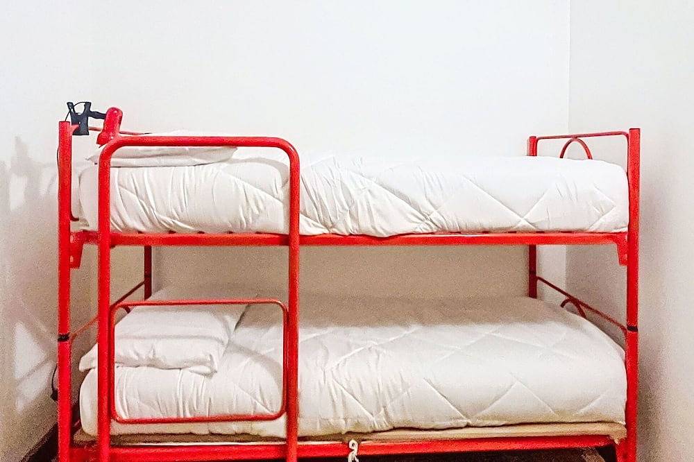 Ganze Wohnung, Gemütliche Wohnung für 4 Gäste mit  W-Lan, Tv und Innenhof in Sant'Antonio di Mavignola, Adamello-Presanella-Alpen