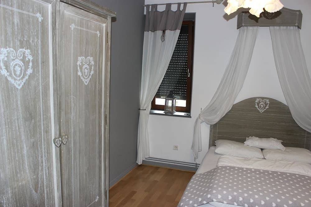 Gite of charm, very cozy located in the heart of the Alsatian vineyard under the castles in Ribeauvillé, Parc naturel régional des Ballons des Vosges