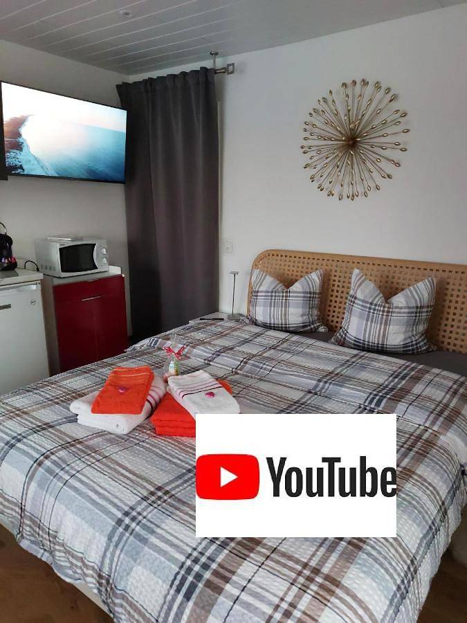 Appartement entier, Beau studio avec terrasse et vue Pour Non Fumeurs in Belmont-sur-Lausanne, Lac Léman