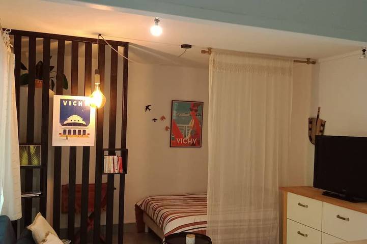 Gîte pour 2 personnes, avec jardin, animaux acceptés à Vichy - 2