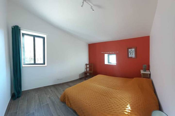 Gîte pour 4 personnes, avec piscine ainsi que terrasse et jardin, animaux acceptés à Bessèges - 2