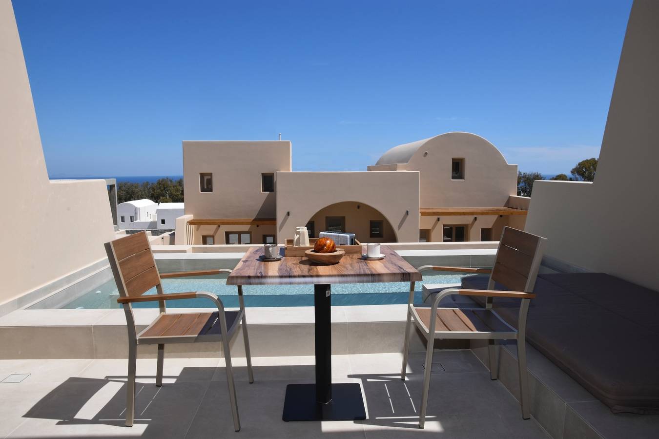 Santorini - Villa - Sleeps 2 - Pool - Parking in Vothonas, Santorini