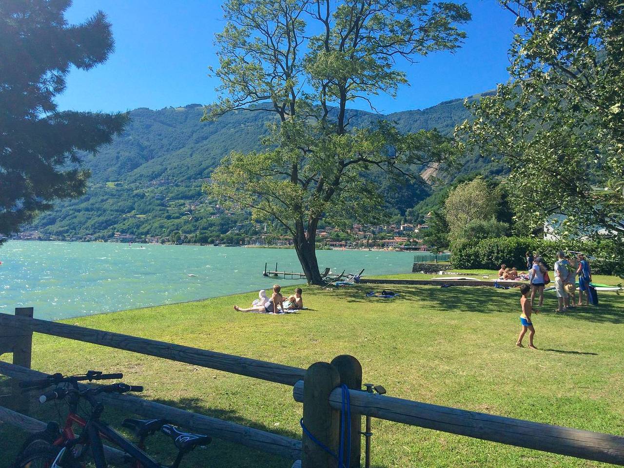 Bassotta Strand-Ferienhaus mit Garten in La Punta (Sorico), Gemeinde Sorico