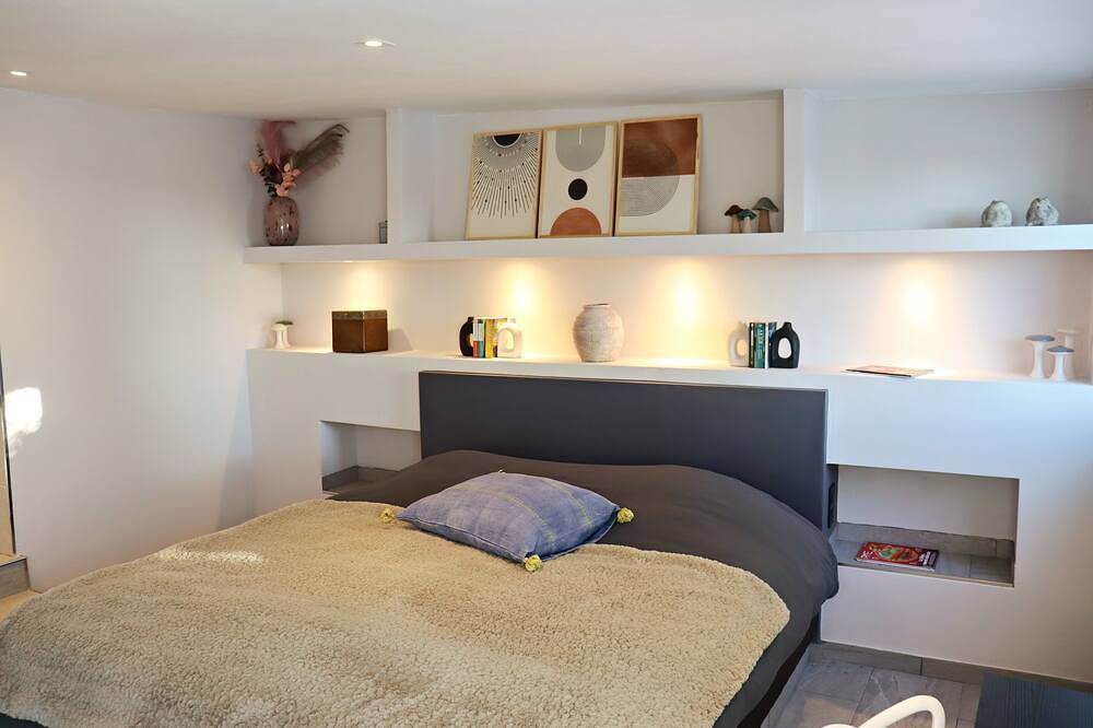 Exceptional extended stays in luxury rooms 15 minutes from Elche. in Crevillent, Alicante Province