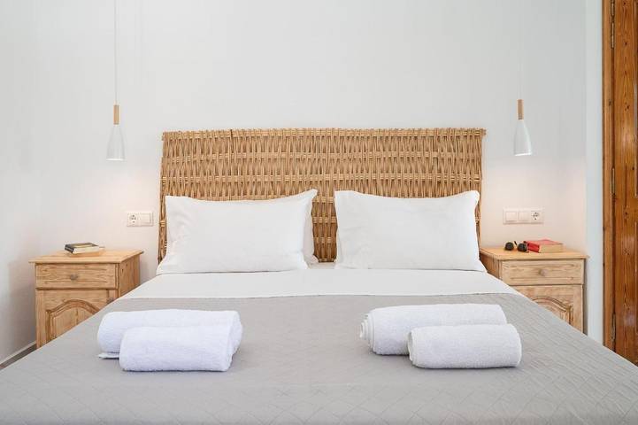 Chambre d’hôte pour 2 personnes, avec Balcon ainsi que Jardin et Vue dans Matala