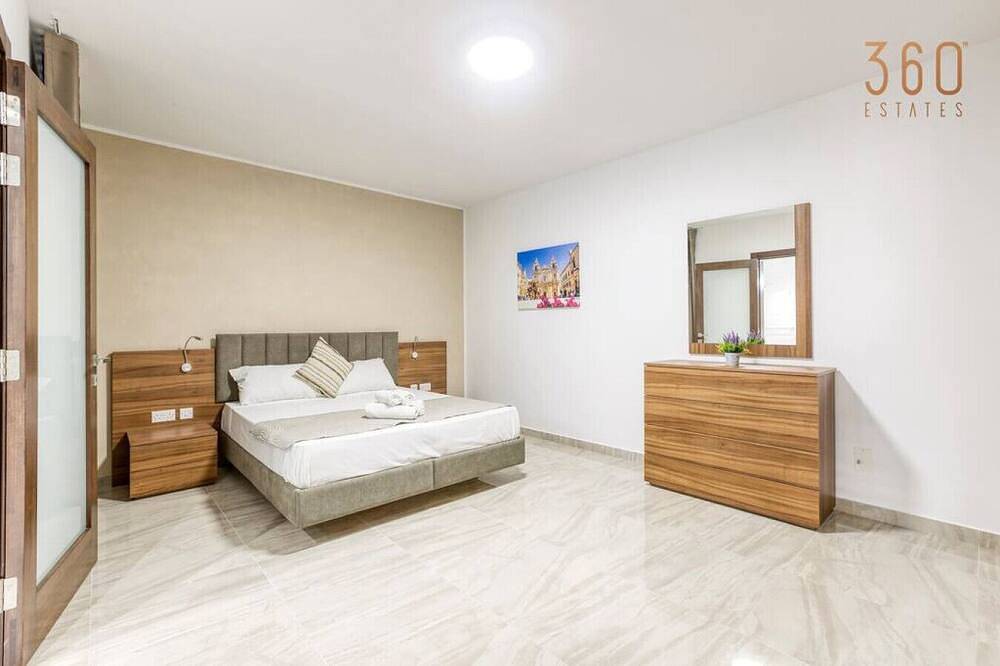 Apartamento inteiro, Luxurious, spacious fully equipped home in Swieqi in San Giljan, Ilha de Malta