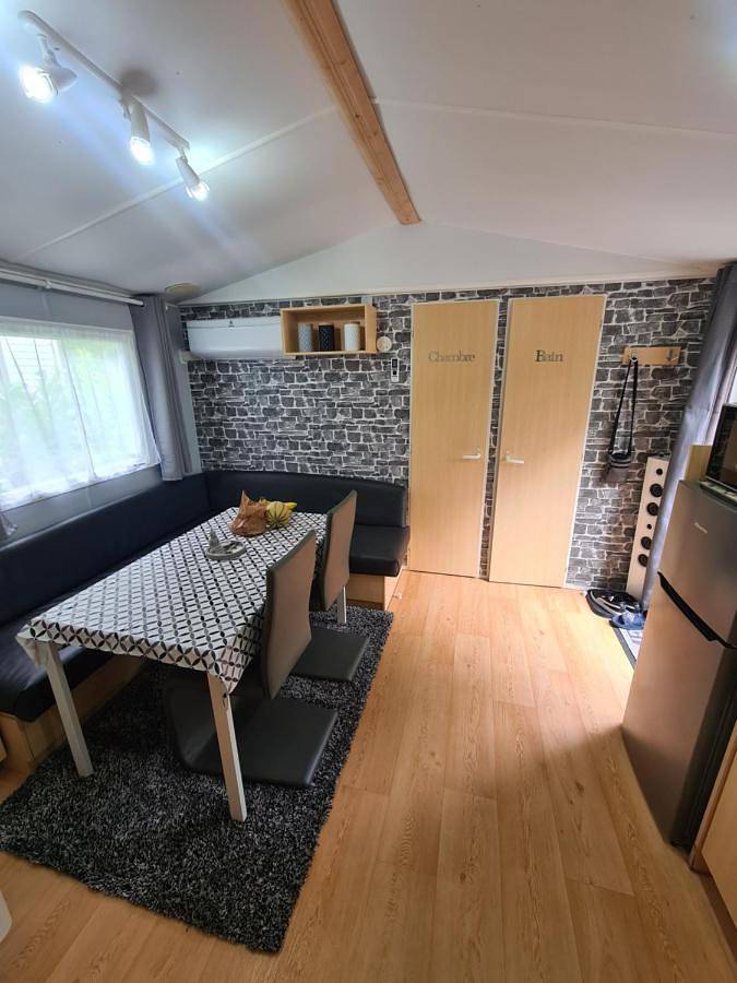 Camping pour 6 personnes, avec terrasse ainsi que piscine et jardin dans Essonne - 3