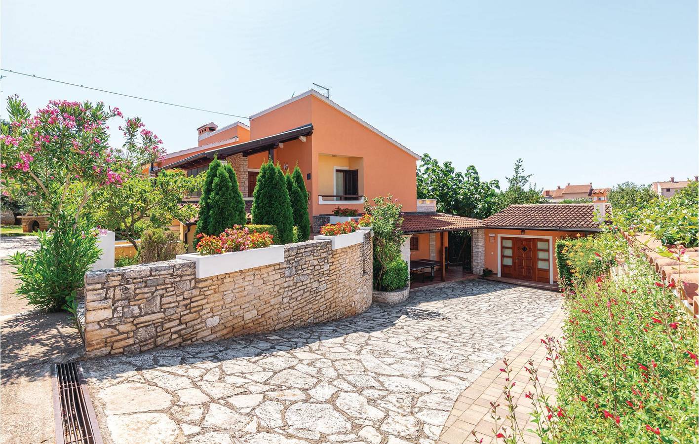 Ganze Ferienwohnung, Reizende 2-Zimmer-Wohnung mit Pool, Terrasse und WLAN – 300 m vom Zentrum von Muntic entfernt in Muntic, Südküste Istrien