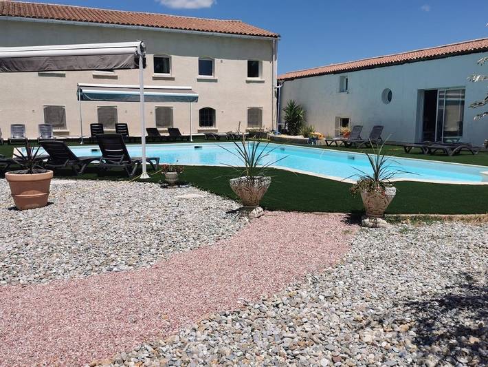 Hôtel pour 2 personnes, avec jardin ainsi que piscine et terrasse, animaux acceptés à Trèbes - 3