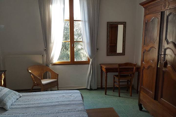 Gîte pour 6 personnes, avec jardin et piscine à Vénéjan - 3