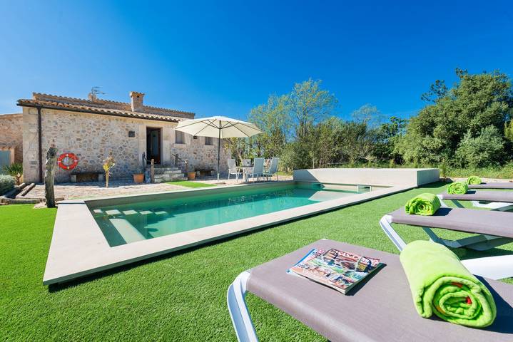 Villa pour 4 personnes, avec jardin ainsi que terrasse et piscine à Sa Pobla