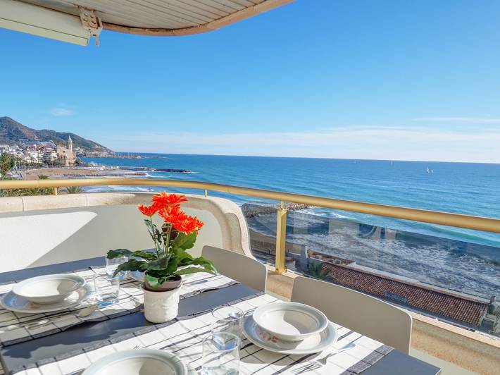 Holiday rental for 4 people, with Balcony and Garden as well as Pool in Sitges
