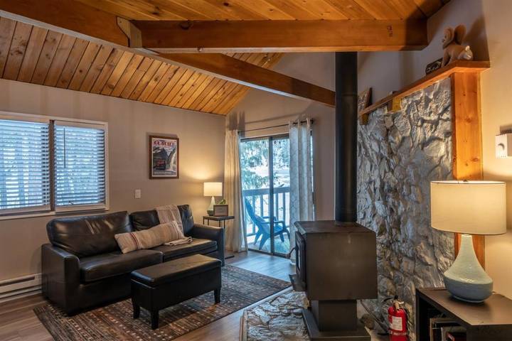 Ferienwohnung für 4 Personen, mit Whirlpool und Pool sowie Terrasse in Montana