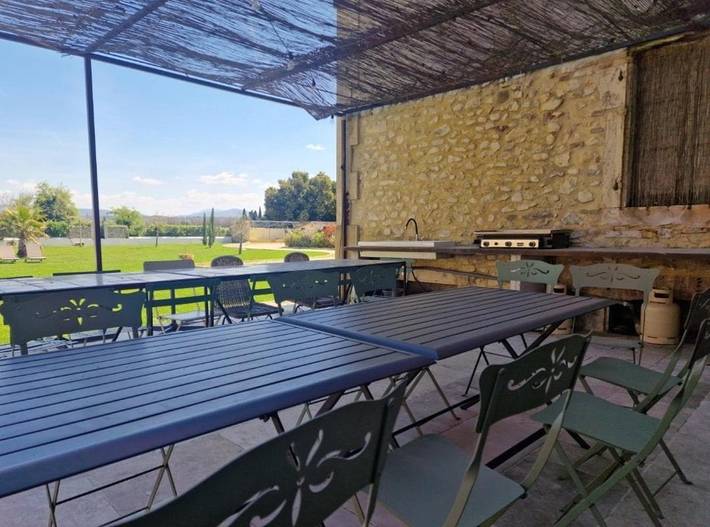 Location de vacances pour 26 personnes, avec vue ainsi que jardin et piscine à Sauzet - 3