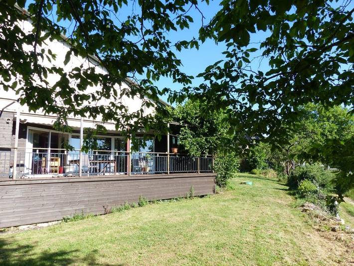 Location de vacances pour 5 personnes, avec terrasse et piscine ainsi que jardin et vue à Hautefage - 3