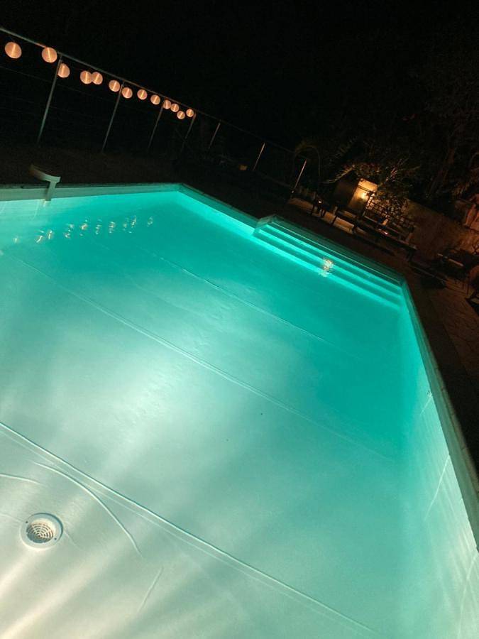 Villa piscine 6km de Cassis 12 couchages in Roquefort-la-Bédoule, Région de Marseille