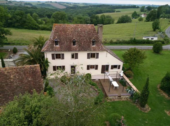 Gîte pour 7 personnes, avec vue et jardin, animaux acceptés à L'Hôpital-d'Orion