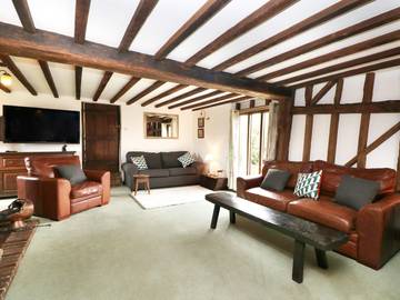 Log Cabin for 12 People in Tenterden, High Weald, Photo 3