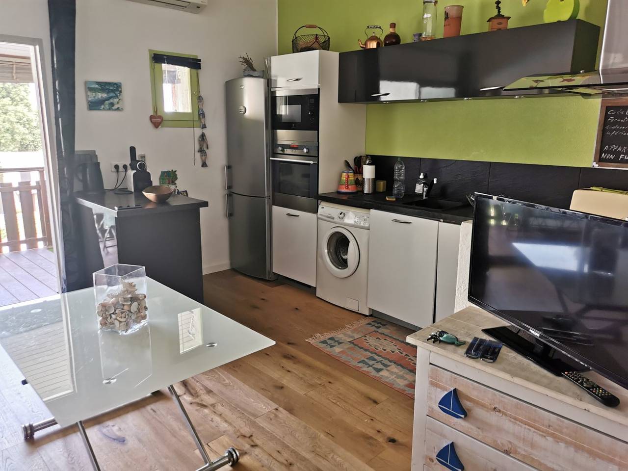 Appartement entier, Tamaris Var beau T2 vue mer clim piscine parking in La Seyne-sur-Mer, Région de Toulon