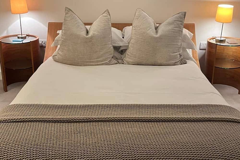 Stunning North Cornwall Beach House, direct beach access, surfing, amazing view in Newquay, Cornwall