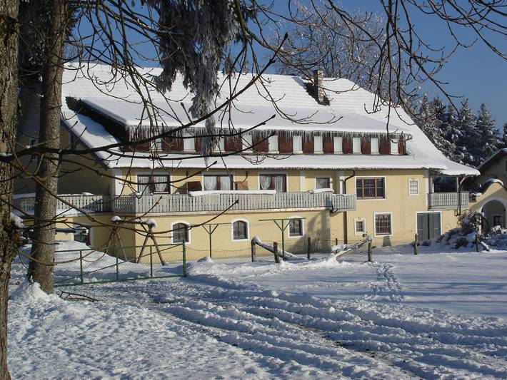 Pension Gut Horn - Einzelzimmer im 2. Og mit Dusche und Wc, Hofblick ohne Balkon in Kirchanschöring, Rupertiwinkel