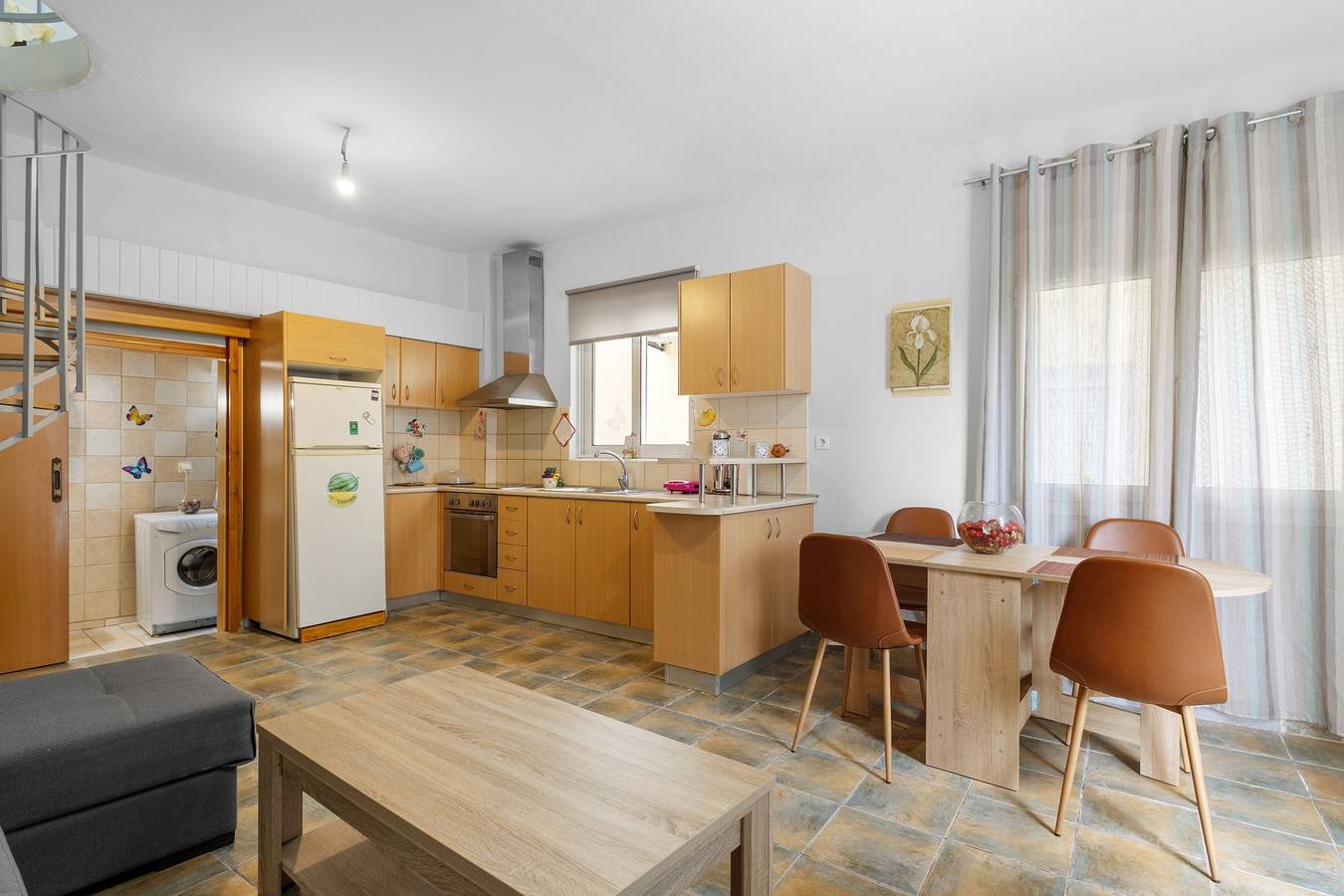 Entire apartment, Litsa’s Maisonette Near Sea - City Center in Chania region