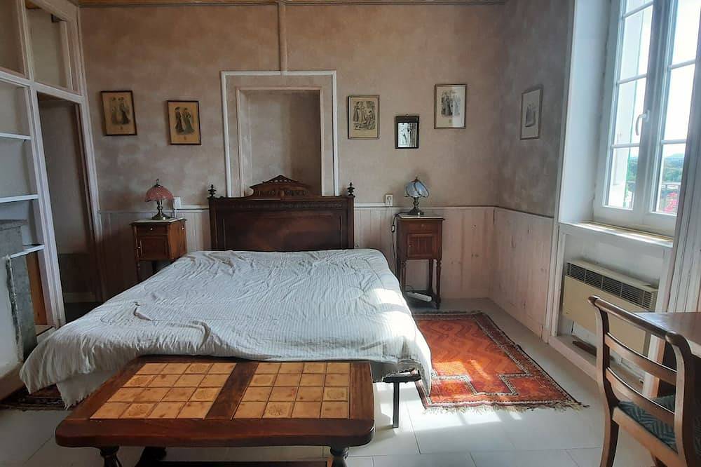 Appartement entier, Logement spacieux et trés lumineux, pour 3 à 5 personnes, avec parking in Le Teil, Privas (arrondissement)