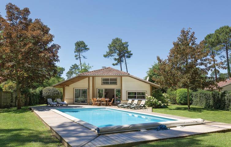 Casa de vacaciones para 10 personas, con terraza además de jardín y piscina - 1
