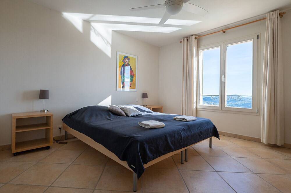 Villavilla Pradons – Luxury family villa in Cabris with sea view and private pool Pradons, grande piscine, vue imprenable, adaptée aux enfants et aux animaux. in Cabris, Côte méditerranéenne (France)