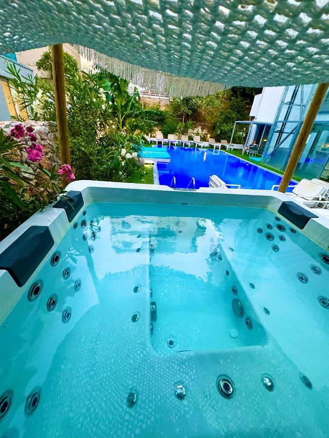 Hotel voor 2 personen, with tuin and zwembad as well as whirlpool, kindvriendelijk in Rhodos Stad