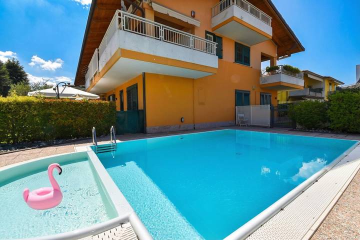 Ferienwohnung für 3 Personen, mit Terrasse und Pool