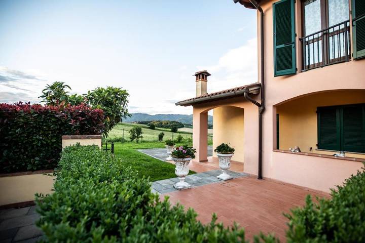 Appartamento per 5 persone, con Giardino e Panorama a Borgo San Lorenzo