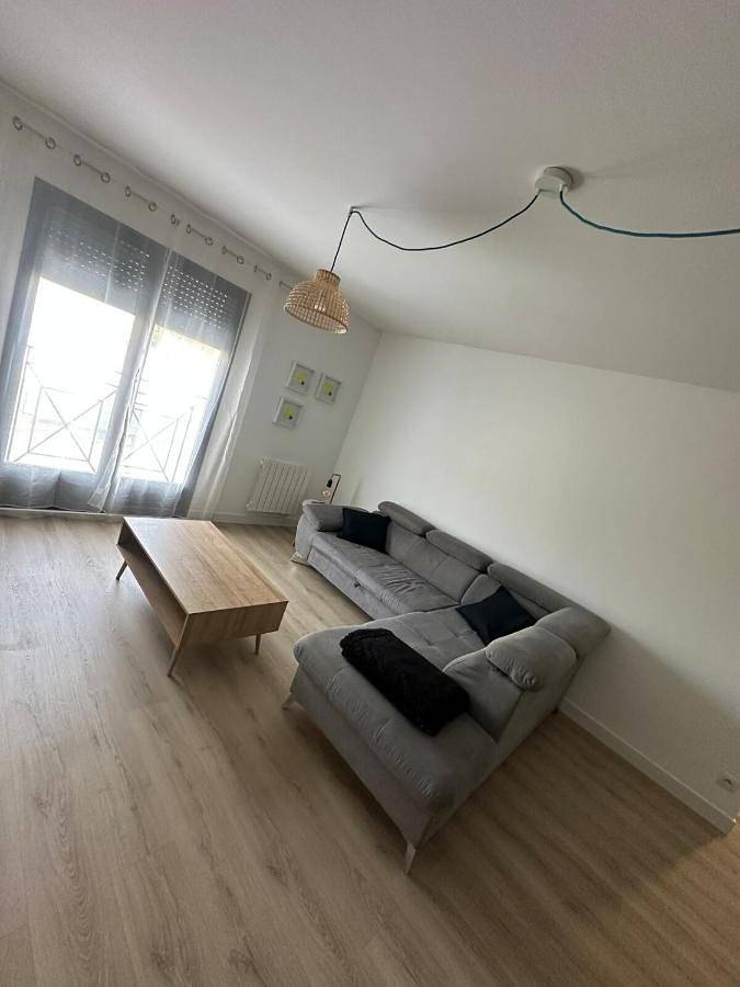 Appartement entier, Grand T2 cosy à deux pas de Bordeaux, Arkea Arena, Netflix, Wifi, Nespresso in Cenon, Région de Bordeaux