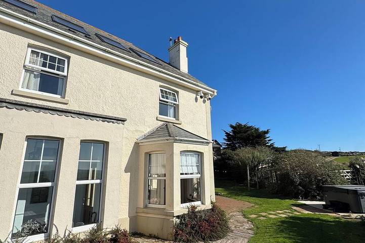 Holiday rental for 7 people, with hot tub and garden in Bigbury on Sea