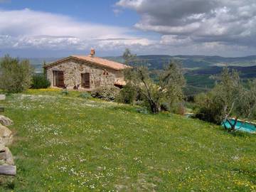 Gîte pour 4 personnes, avec jardin ainsi que piscine et jacuzzi à Campiglia d'Orcia
