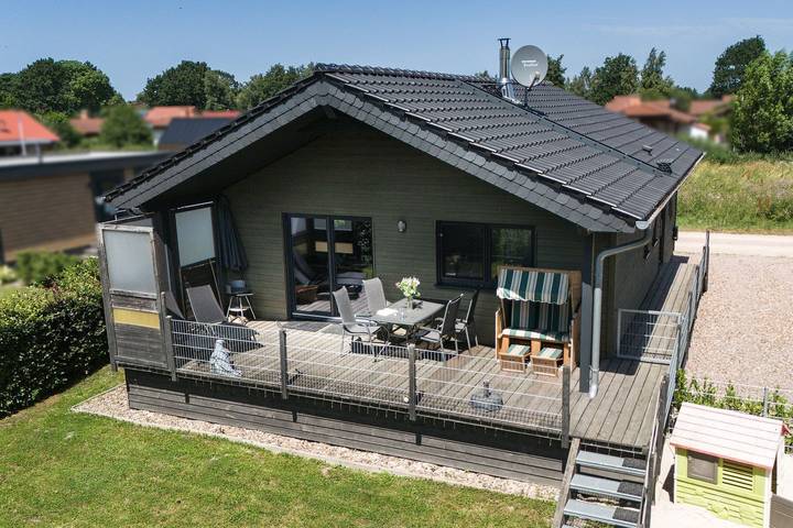 Ferienhaus für 5 Personen, mit Balkon/Terrasse und Terrasse sowie Garten in Jade - 4