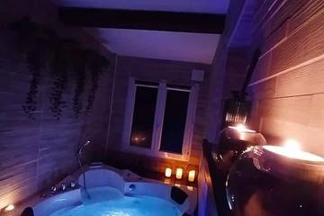 Gîte pour 2 personnes, avec terrasse et jacuzzi à Cuges-les-Pins