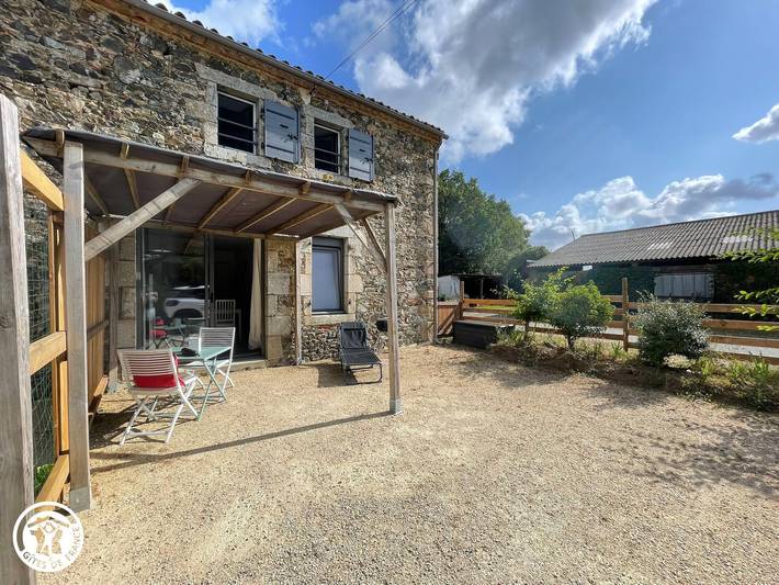 Gîte pour 2 personnes, avec terrasse dans Essarts-en-Bocage