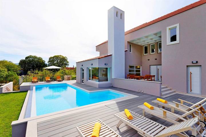 Villa for 8 personer, med balkon og pool, husdyr tilladt i Makarska Riviera