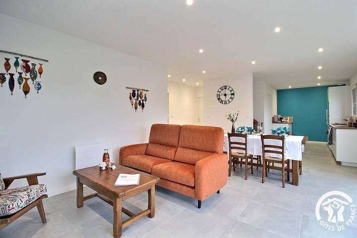 Gîte pour 4 personnes, avec terrasse et jardin à Pléhédel - 2