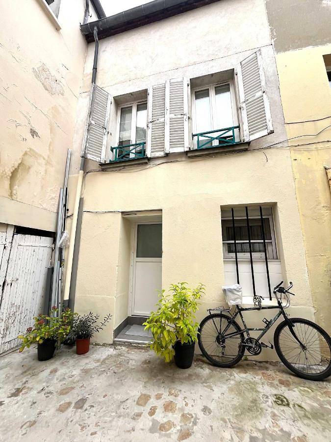 Appartement entier, In The Heart Of The City - Cosy Studio - Close to Rer in Saint-Germain-en-Laye, Yvelines