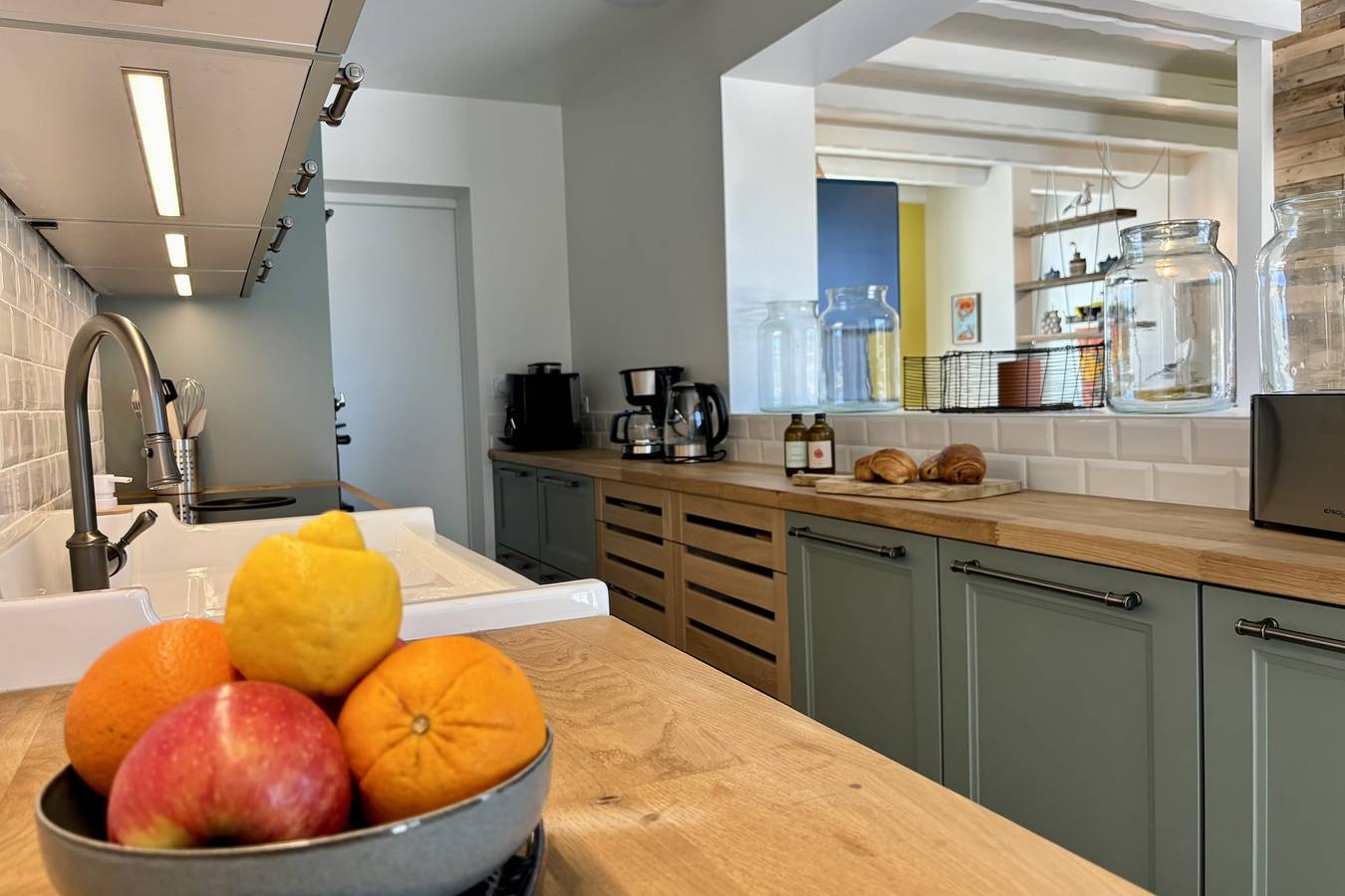 Villa Ker Tesson: Spa, Charm, Sleeps 10, Port-Joinville (Île d'Yeu) in L'Île-d'Yeu, Vandea