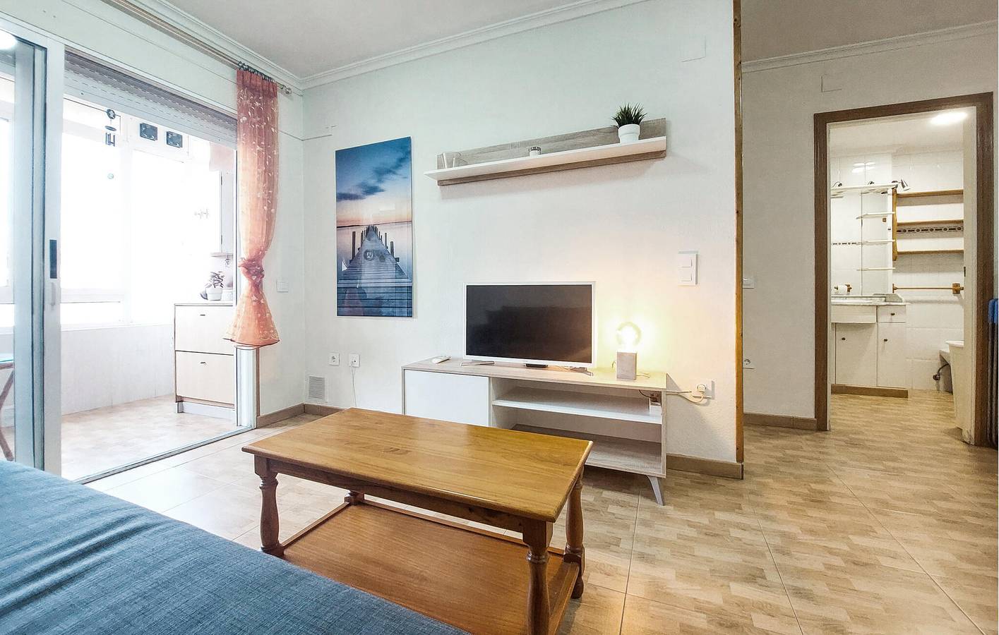 Apartamento vacacional entero, Acogedor apartamento con terraza, aire acondicionado y calefacción cerca de la playa y del centro de la ciudad in Canet de Berenguer, Costa de Valencia
