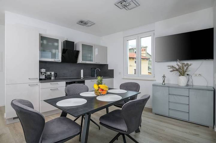 Ferienwohnung für 4 Personen, mit Terrasse in Premantura