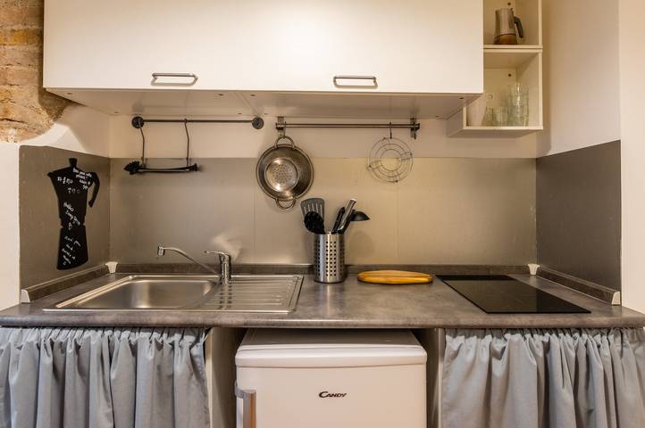 Entire apartment, Apartment 'Navona 27' with Private Terrace, Wi-Fi and Air Conditioning in Rome City Center, Rome