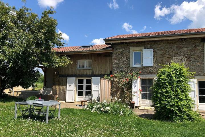 Gîte pour 4 personnes, avec Terrasse ainsi que Jardin et Vue