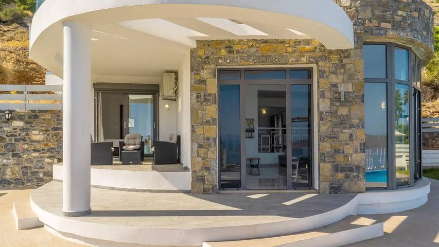 Location de vacances pour 7 personnes, avec piscine et terrasse, animaux acceptés dans Elounda