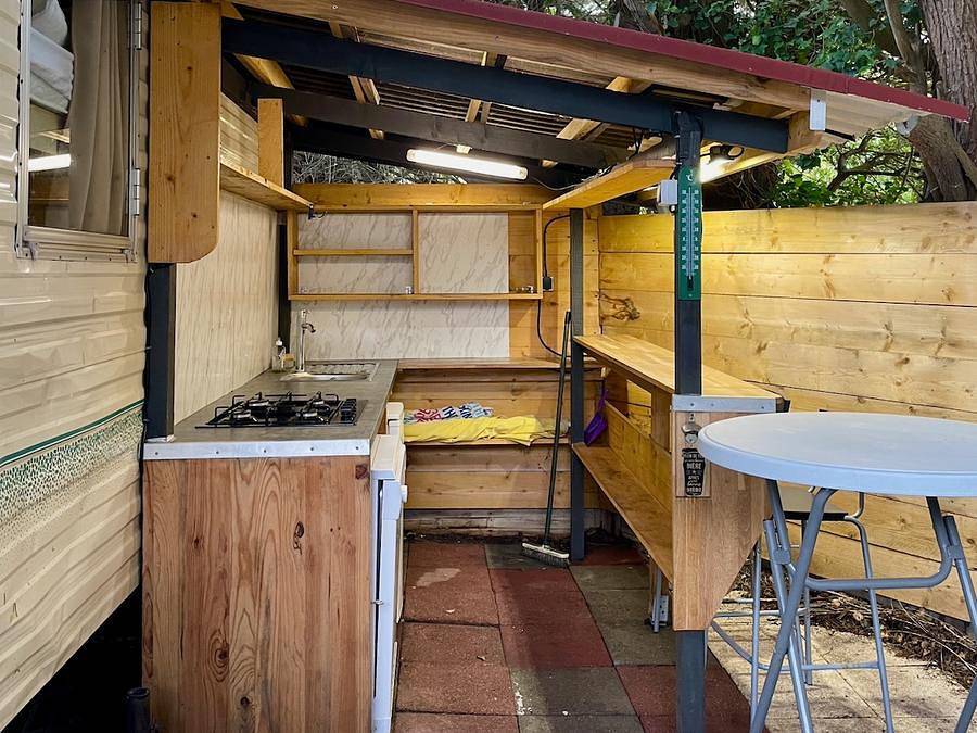 Camping Au Joyeux Faune - Mobile home 8 persons - Atypical mobile home (Jf 02) - 4 bedrooms - 2 bathrooms - Equipped summer kitchen for 8 people in Les Mathes, Côte de Beauté